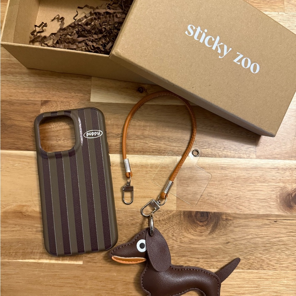 Sticky Zoo iPhone 14 Pro new case